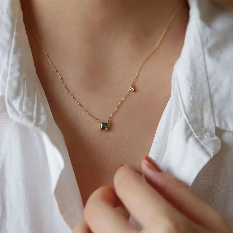 Jkeli S925 Sterling Silver Simple Emerald Crystal Chain  Necklace  Women Light Luxury Temperament Plating 18k Gold Jew   style