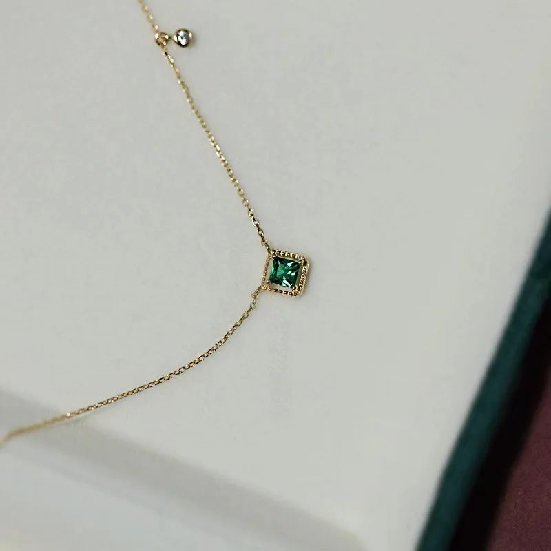 Jkeli S925 Sterling Silver Simple Emerald Crystal Chain  Necklace  Women Light Luxury Temperament Plating 18k Gold Jew   style